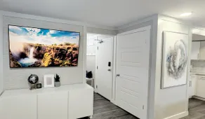 Private 1BR Apt - Sep Entrance - Full Kitchen - Image 2