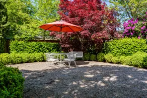 Charming Italian Villa Retreat • 10 Min to Autzen - Image 4