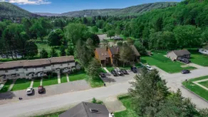 Gorgeous 4 Bed in Heart of Eville w/ New Hot Tub!! - Image 2