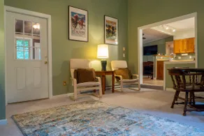 Mountain Lodge Near Jim Thorpe - Image 4