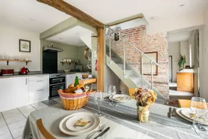 Une grange idyllique de 2 chambres offrant une vue imprenable - Image 5