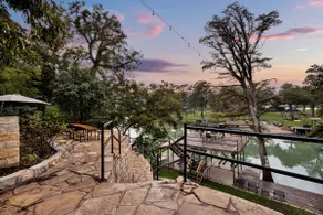 Lakefront Near Schlitterbahn and New Braunfels - Image 2