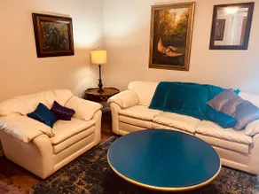 Beautiful Home! Perfect for Family or Work - Image 5