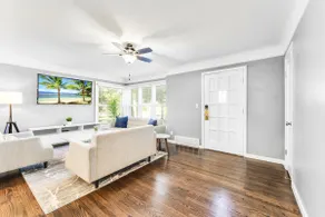Cozy 2BDR Near Royal Oak Downtown | Modern & Clean - Image 4