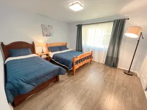 Adorable 4br/2ba tranquil living with free parking - Image 5