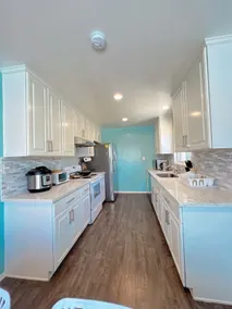 Adorable 4br/2ba tranquil living with free parking - Image 3
