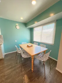 Adorable 4br/2ba tranquil living with free parking - Image 4