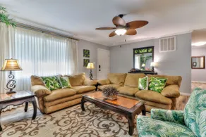 Beautiful 4-bedroom home in a great location! - Image 5