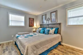 Beautiful 4-bedroom home in a great location! - Image 4