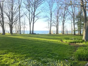 Lakefront Log Cabin Retreat - Image 2