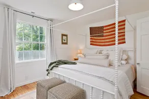 Charming Renovated Franklin Cottage - Image 4