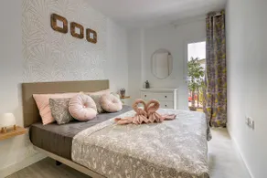 Cozy main square and beachfront apartment - Image 3