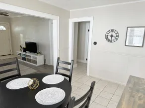 Spacious Lower Duplex in ”Heart of Metro Detroit” - Image 5