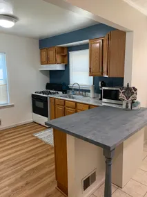 Spacious Lower Duplex in ”Heart of Metro Detroit” - Image 3