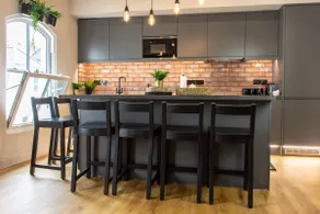 Plymouth Barbican boutique luxury Apartment - Image 2