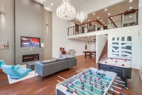 Private Villa with Infinity Pool and Game Room - Image 5