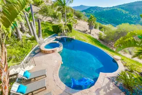 Private Villa with Infinity Pool and Game Room - Image 3