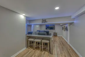 Like New 4BR/2BA - Hot Tub, Pool Tbl & Movie Room - Image 5
