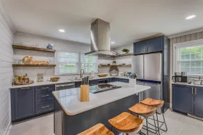 Like New 4BR/2BA - Hot Tub, Pool Tbl & Movie Room - Image 2