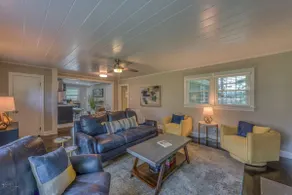 Like New 4BR/2BA - Hot Tub, Pool Tbl & Movie Room - Image 3
