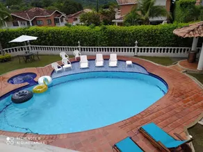 Cheerful summer villa with pool - Image 5