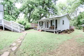 NEW - Adorable Cottage w/ Full Kitchen/ Free Tandem Bike - Image 2
