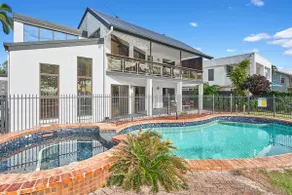 Casuarina Beach Front Escape - Image 2
