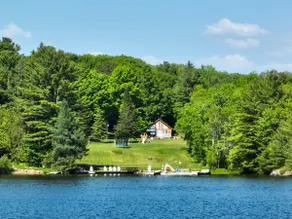 Muskoka Lakefront 3-bdrm Chalet #90 - Image 2