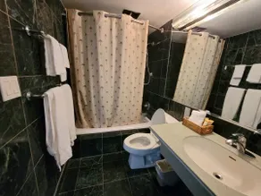 Waikiki Sunset✔ 1 Bedroom✔ Free Parking✔ WiFi✔ Pool✔ TV✔ AC - Image 3