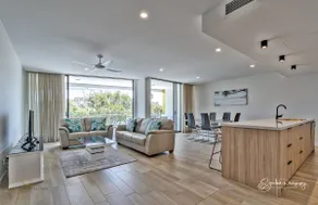 THE COSMOPOLITAN COTTON TREE Unit 10307 RIVERFRONT BREEZE - Image 2