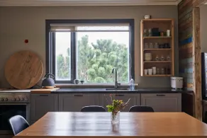 Modern home in the fjords - Image 4