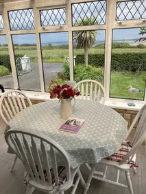 Beautiful 4 Bed Holiday home beside the beach. - Image 3