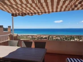 Stunning views, 3 bed, 2 bath luxury apartment. - Image 4