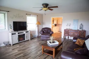 Welcome to Aunt Bea’s Cozy Cottage/ - Image 2