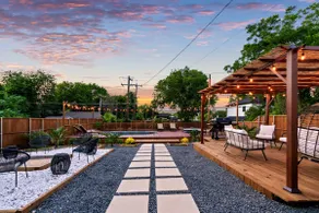 Spacious Home with Big Backyard, Jacuzzi, and Pool Bishops Art District & Dallas - Image 2