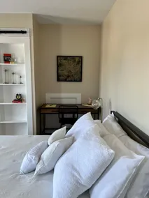 Beautiful & Comfortable One Bedroom/ One Bathroom - Image 5