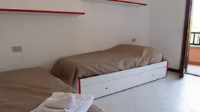 Three-room apartment in San Teodoro 700 METERS from the Cinta - Image 4