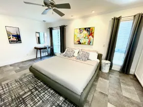 Biltmore Bella-A Stunning Modern 2-Bed Condo - Image 2