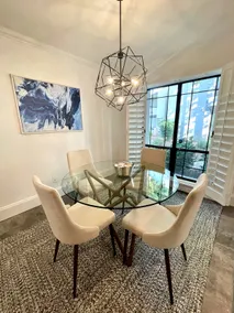 Biltmore Bella-A Stunning Modern 2-Bed Condo - Image 5