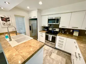 Biltmore Bella-A Stunning Modern 2-Bed Condo - Image 3