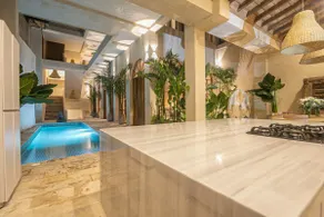 11 Bedroom Luxury Villa in Old City - Image 2