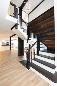 Spacious 4 Bed 3.5 Bath Near Downtown - Image 3