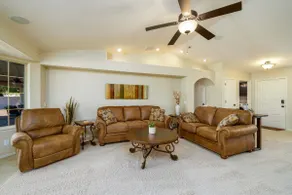 Executive Style Havasu Pool Home. - Image 5
