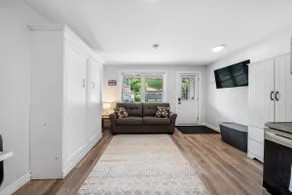 Cozy Bachelor unit 1 km from Georgian Bay! - Image 3