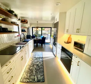 Cozy Home Near Lake Union & UW - Image 2