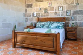 Room 2nd floor with kitchenette in Laremi B&B - Image 5