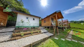 Green bungalow Bosnian pyramid glamping - Image 4