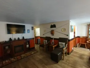Inviting 3 Bedroom 2 Bath Cabin - Image 5
