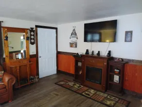 Inviting 3 Bedroom 2 Bath Cabin - Image 4