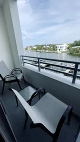 ★ New Luxury Waterfront Condo ★ Pool/Gym/Hot tub ★ - Image 3